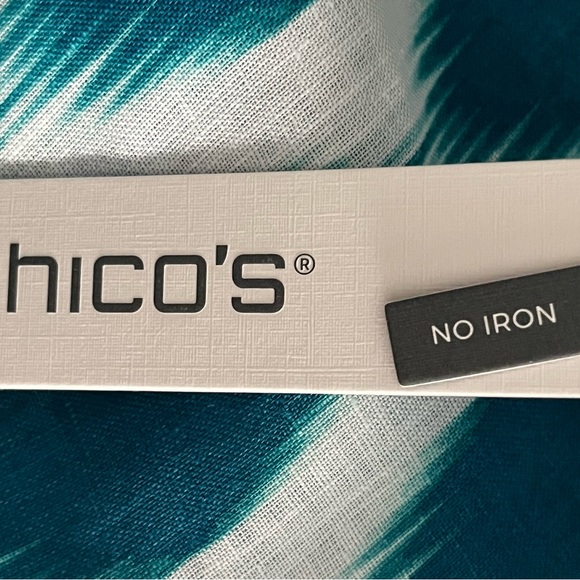 Beautiful aqua and white linen Chicos blouse - Picture 5 of 8